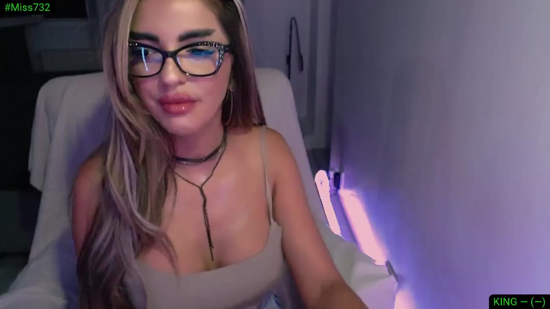 Gallery image thumbnail from Diamondblack5's myfreecams stream on, 08/21/2025, 23:27 image 2 of 20