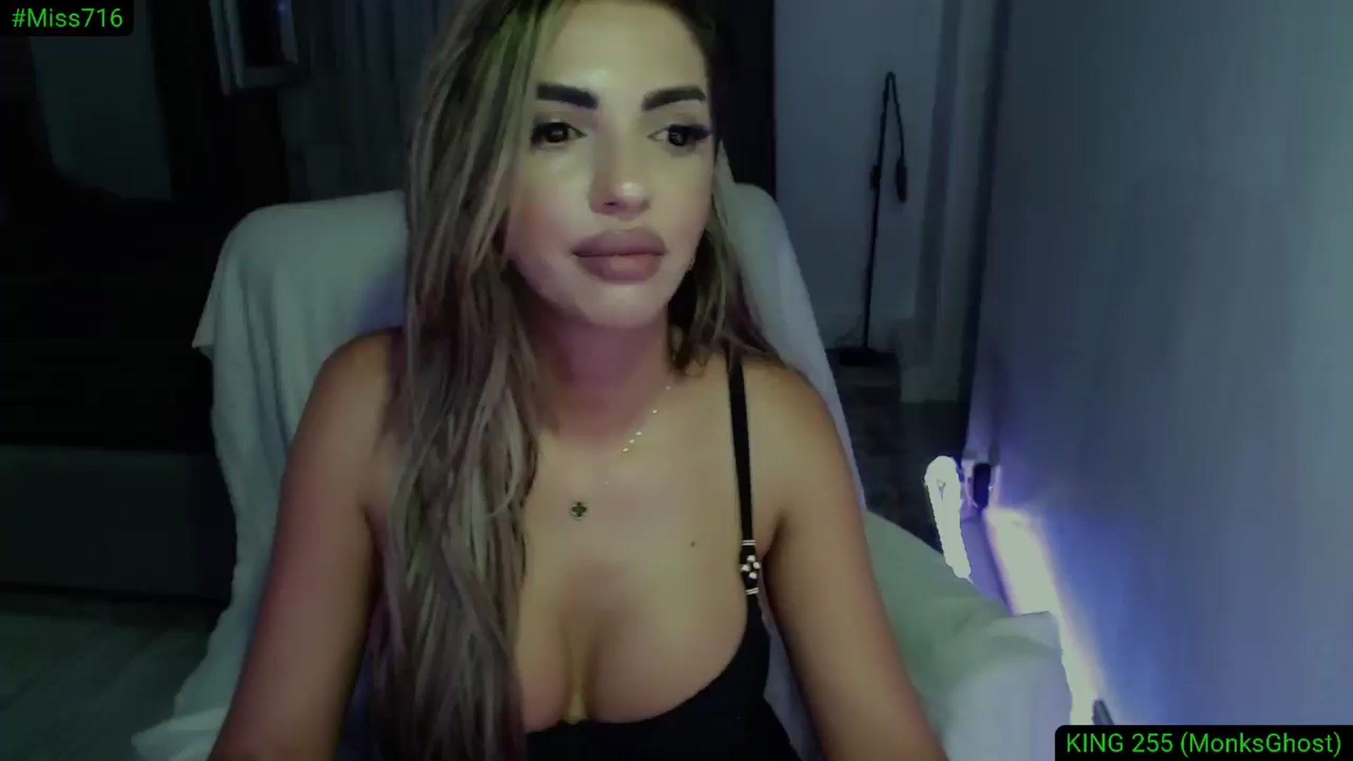 Gallery image thumbnail from Diamondblack5's myfreecams stream on, 08/25/2025, 24:36 image 1 of 20