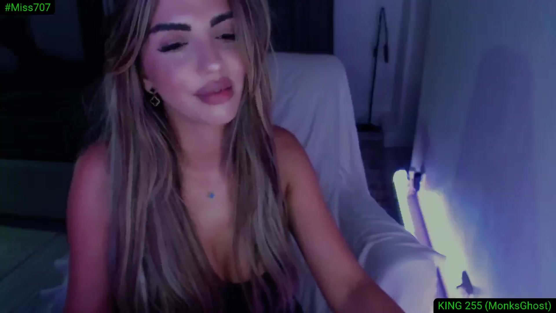 Gallery image thumbnail from Diamondblack5's myfreecams stream on, 08/25/2025, 24:36 image 17 of 20
