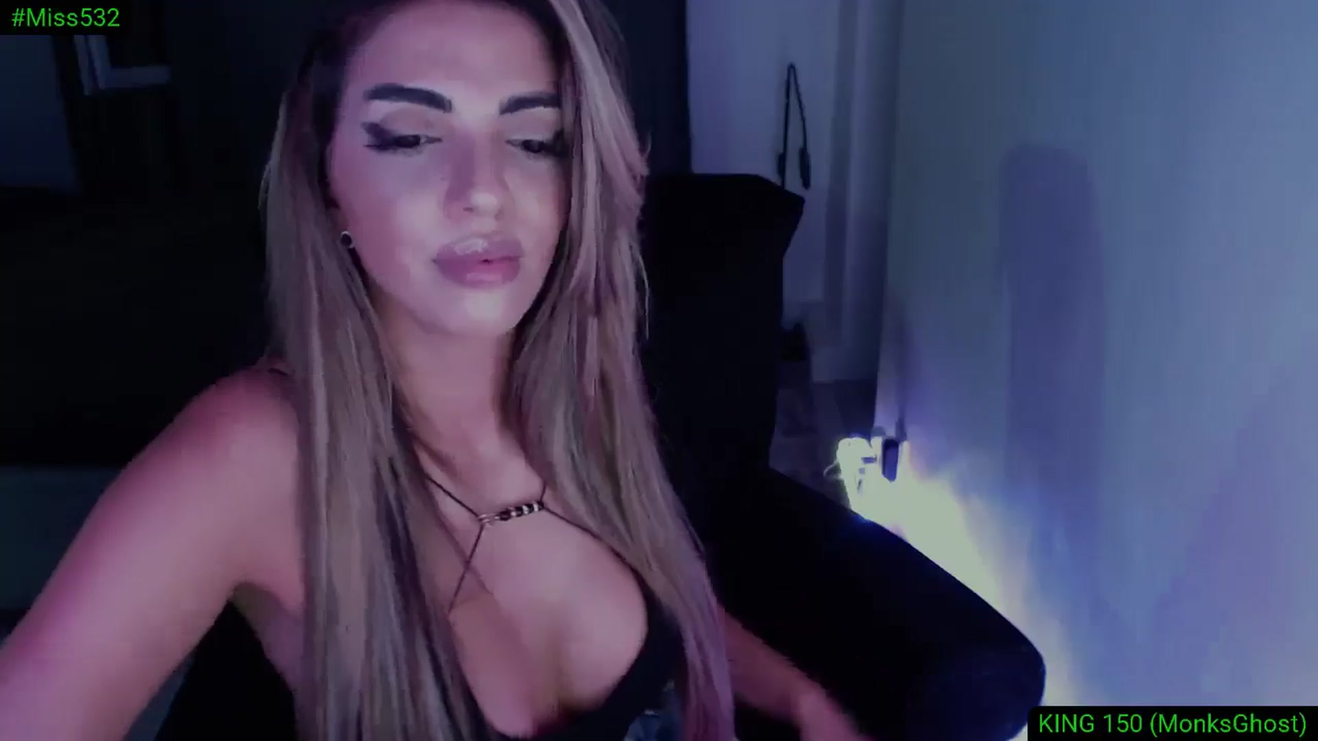 Gallery image thumbnail from Diamondblack5's myfreecams stream on, 09/17/2025, 01:17 image 9 of 20