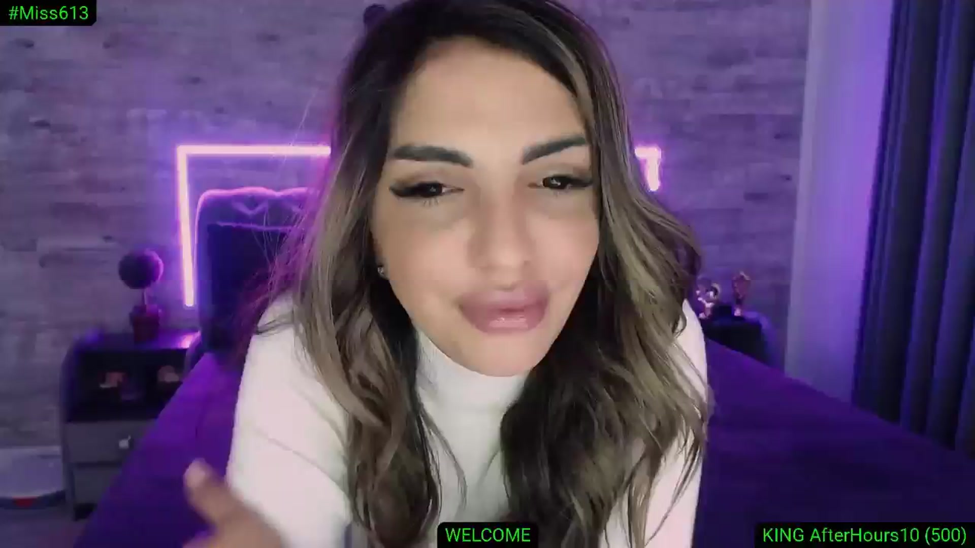 Gallery image thumbnail from Diamondblack5's myfreecams stream on, 11/17/2025, 04:53 image 1 of 20