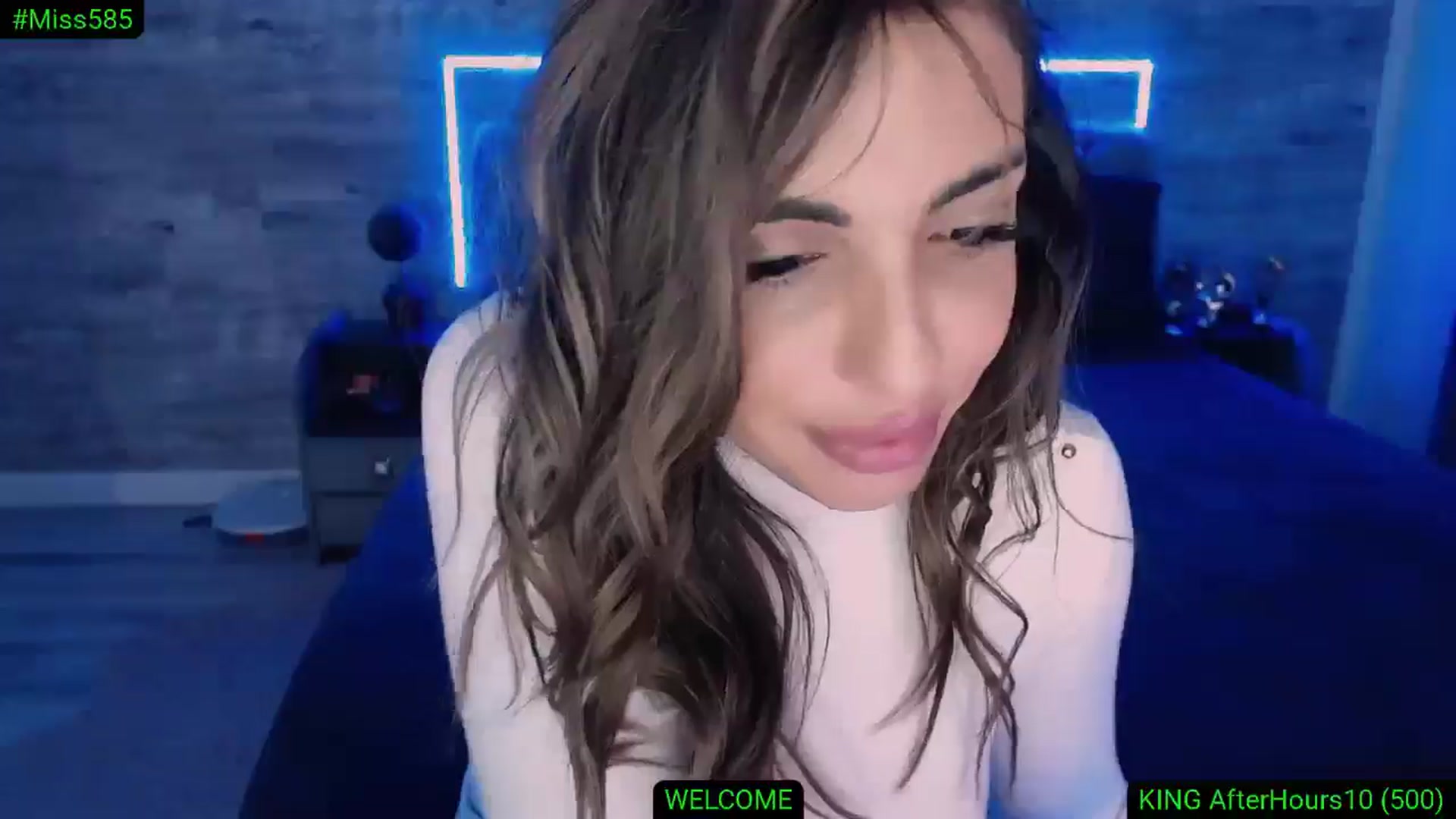 Gallery image thumbnail from Diamondblack5's myfreecams stream on, 11/17/2025, 04:53 image 16 of 20