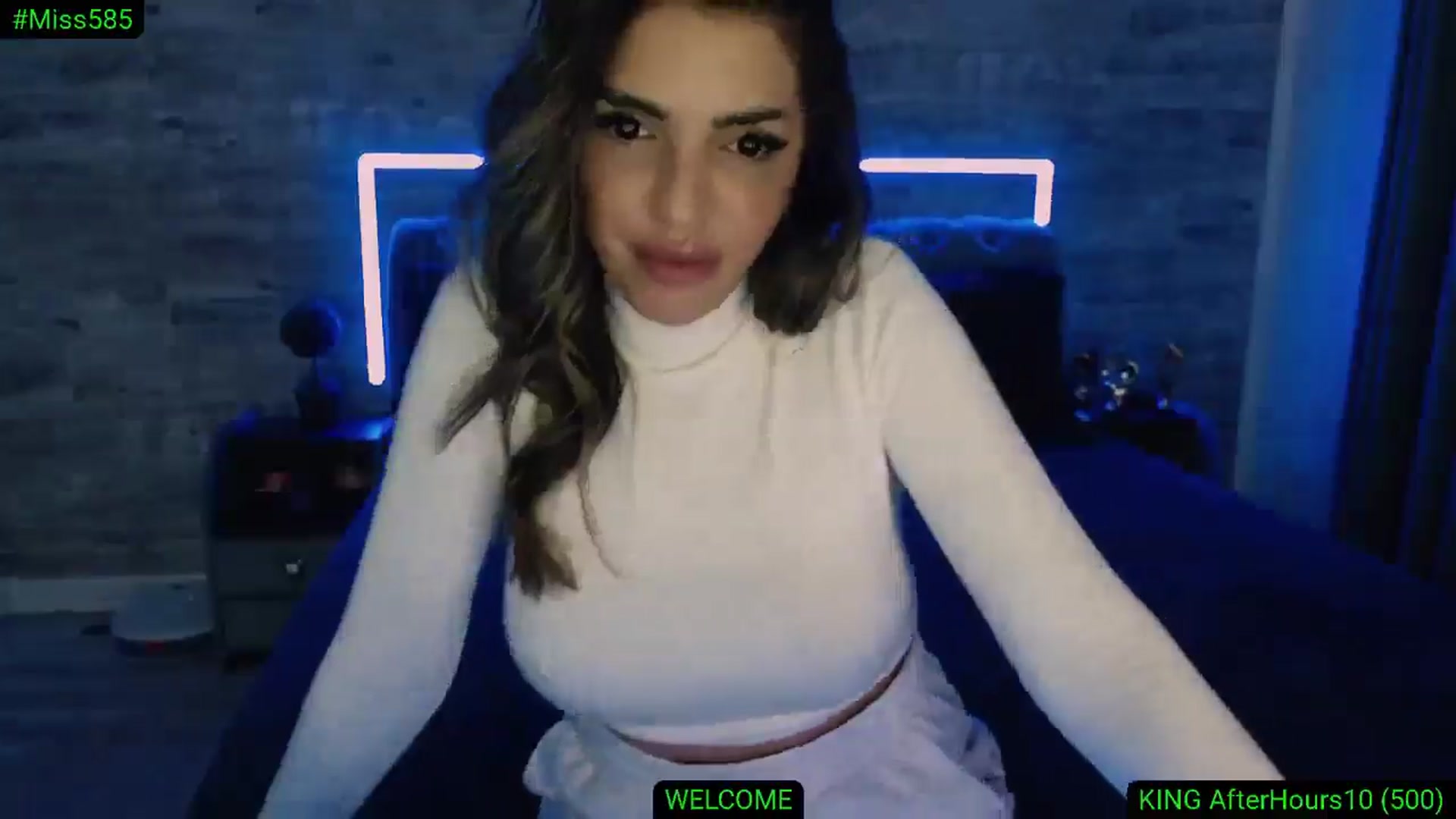 Gallery image thumbnail from Diamondblack5's myfreecams stream on, 11/17/2025, 04:53 image 18 of 20