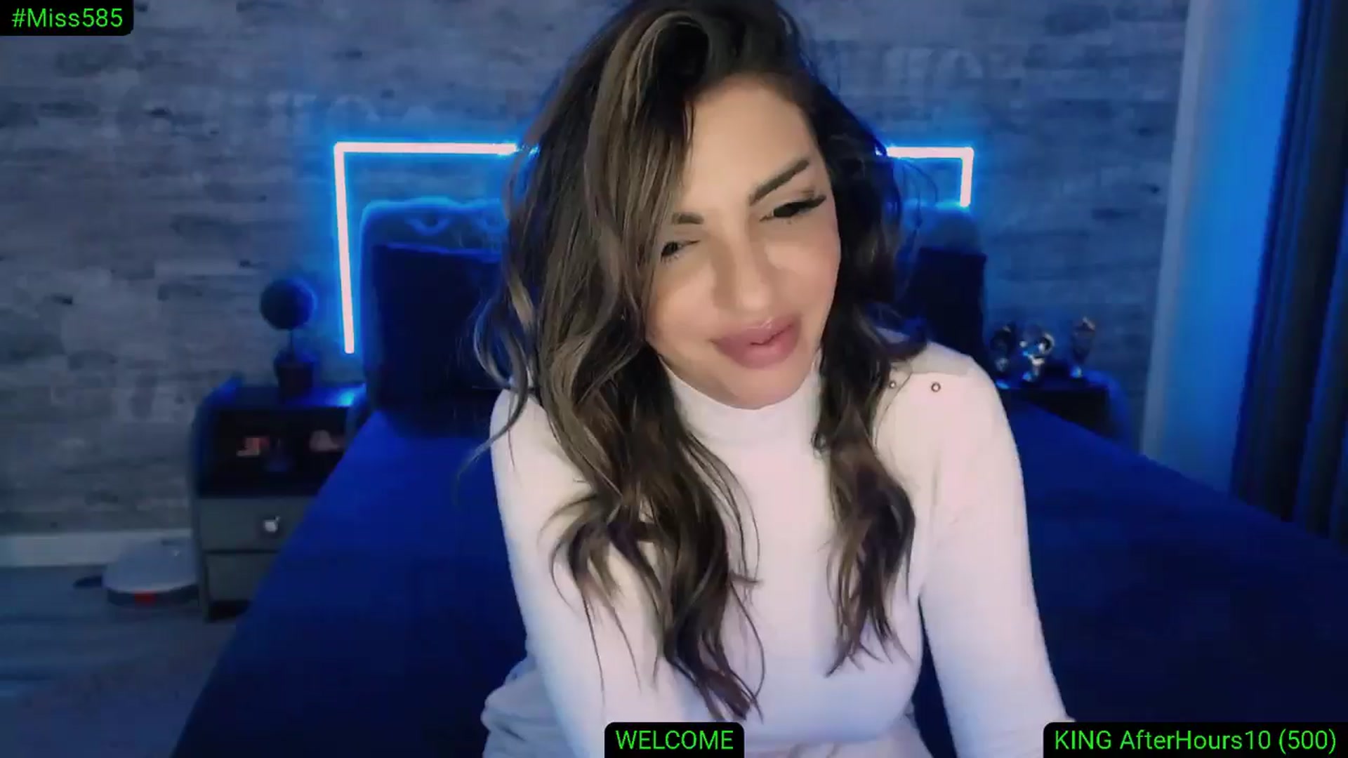 Gallery image thumbnail from Diamondblack5's myfreecams stream on, 11/17/2025, 04:53 image 17 of 20