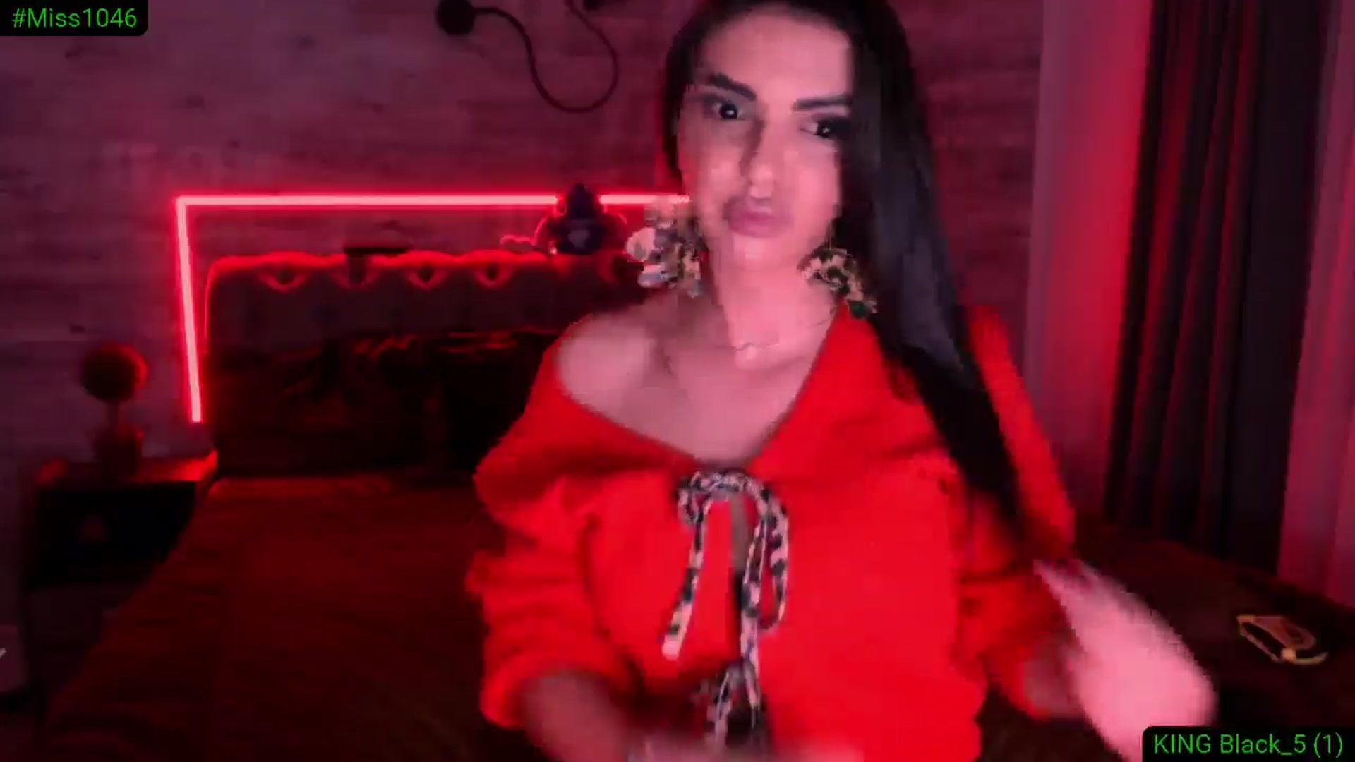 Gallery image thumbnail from Diamondblack5's myfreecams stream on, 12/09/2025, 01:57 image 13 of 20