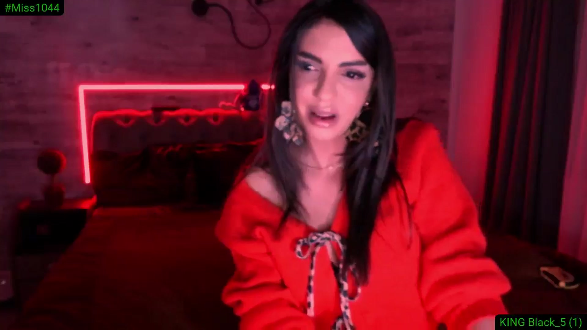 Gallery image thumbnail from Diamondblack5's myfreecams stream on, 12/09/2025, 01:57 image 2 of 20
