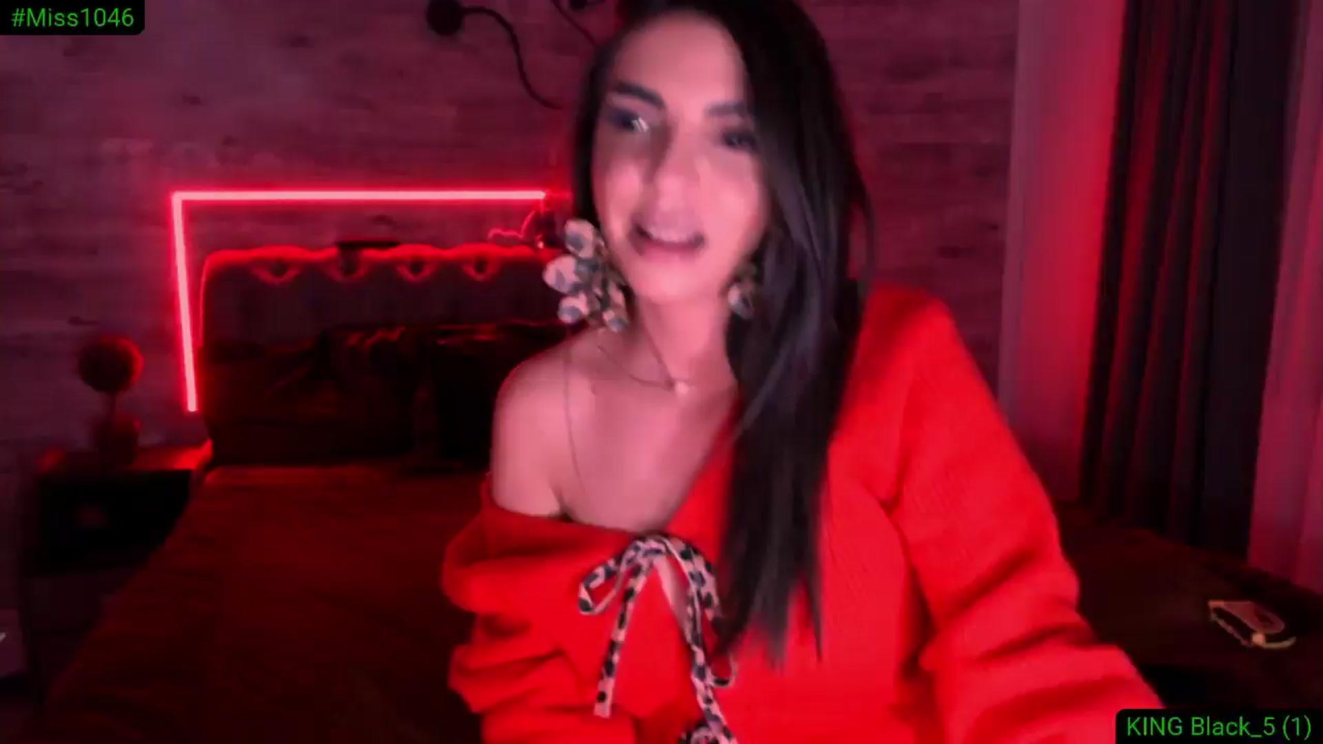Gallery image thumbnail from Diamondblack5's myfreecams stream on, 12/09/2025, 01:57 image 15 of 20