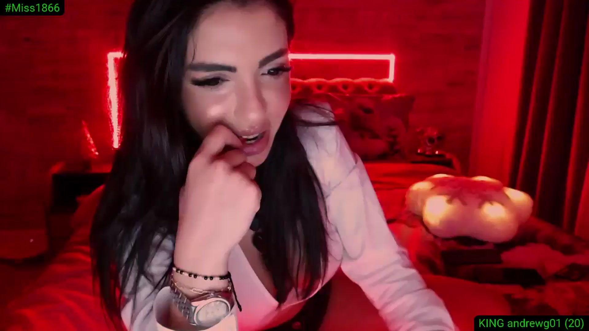 Gallery image thumbnail from Diamondblack5's myfreecams stream on, 12/21/2025, 24:01 image 4 of 20