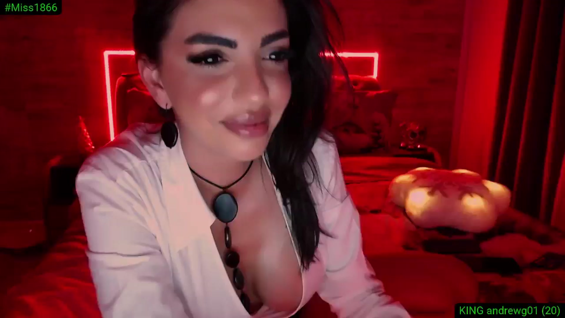 Gallery image thumbnail from Diamondblack5's myfreecams stream on, 12/21/2025, 24:01 image 1 of 20