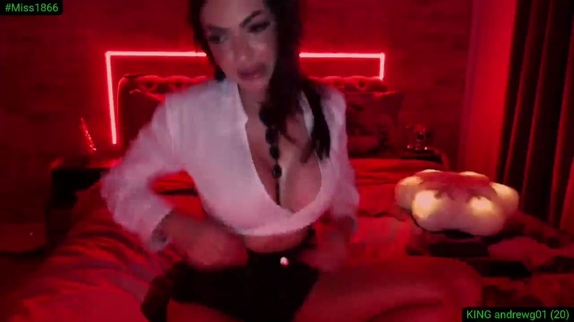Gallery image thumbnail from Diamondblack5's myfreecams stream on, 12/21/2025, 24:01 image 3 of 20