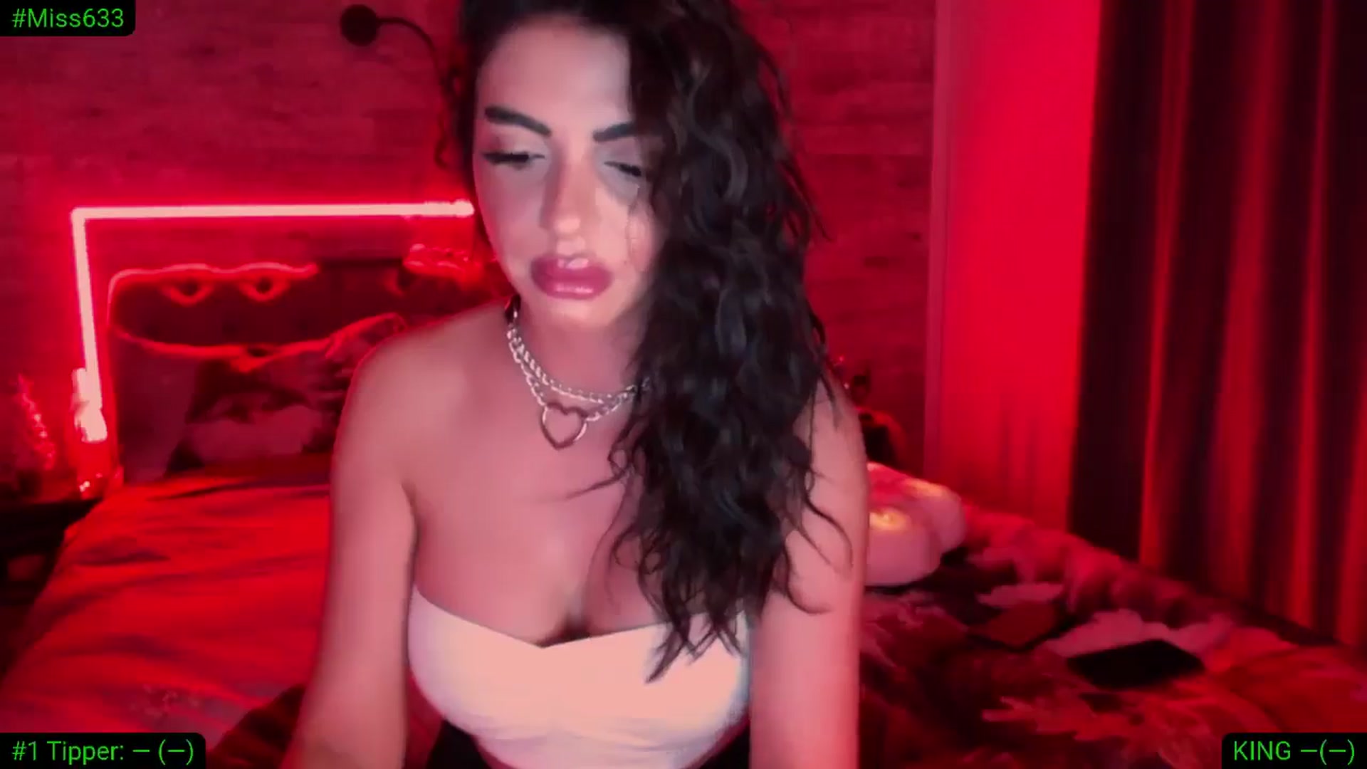 Gallery image thumbnail from Diamondblack5's myfreecams stream on, 12/29/2025, 24:36 image 2 of 20