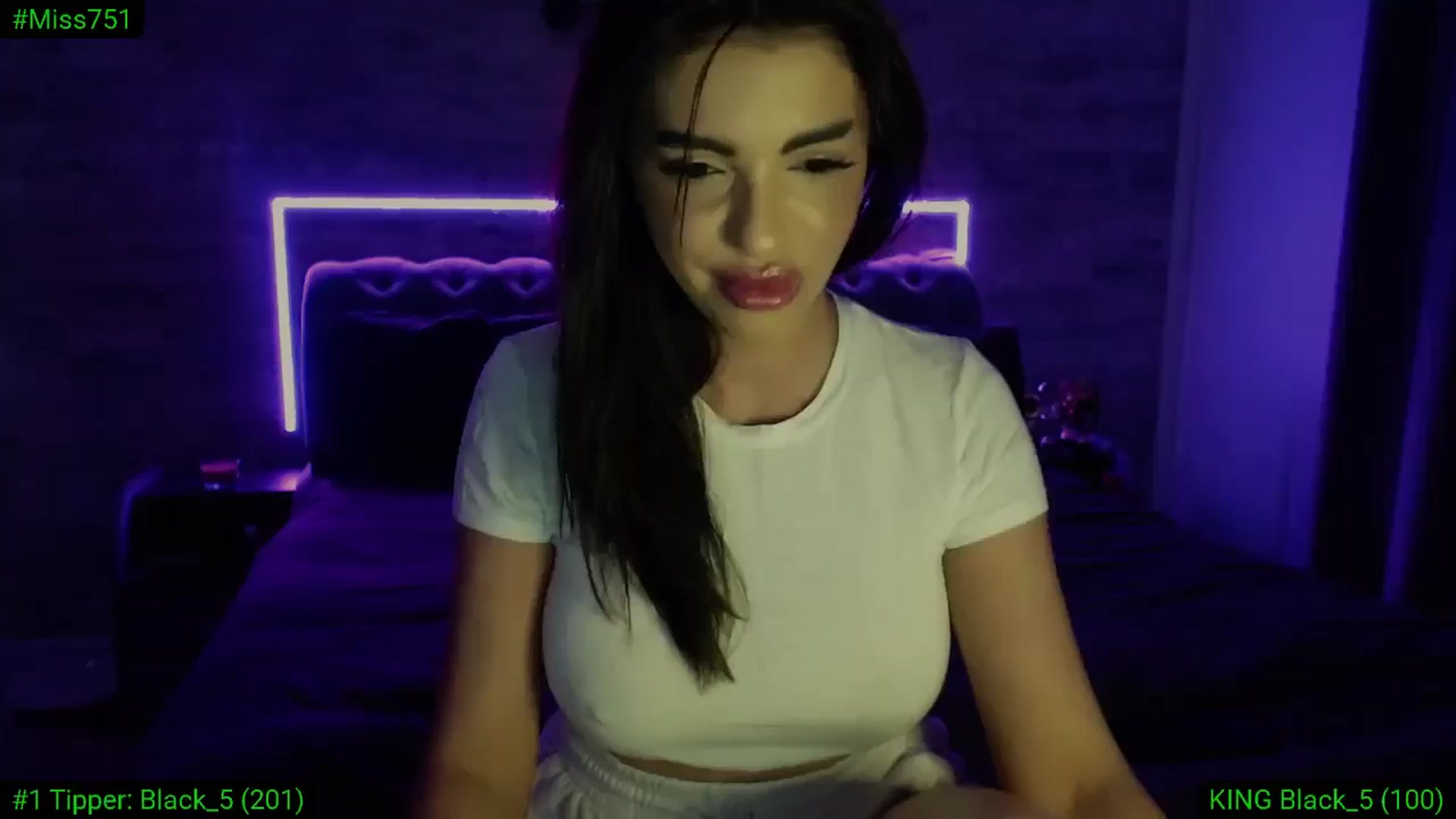 Gallery image thumbnail from Diamondblack5's myfreecams stream on, 01/17/2026, 24:41 image 6 of 20