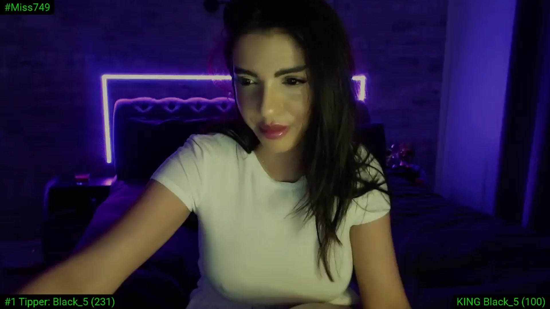 Gallery image thumbnail from Diamondblack5's myfreecams stream on, 01/17/2026, 24:41 image 9 of 20