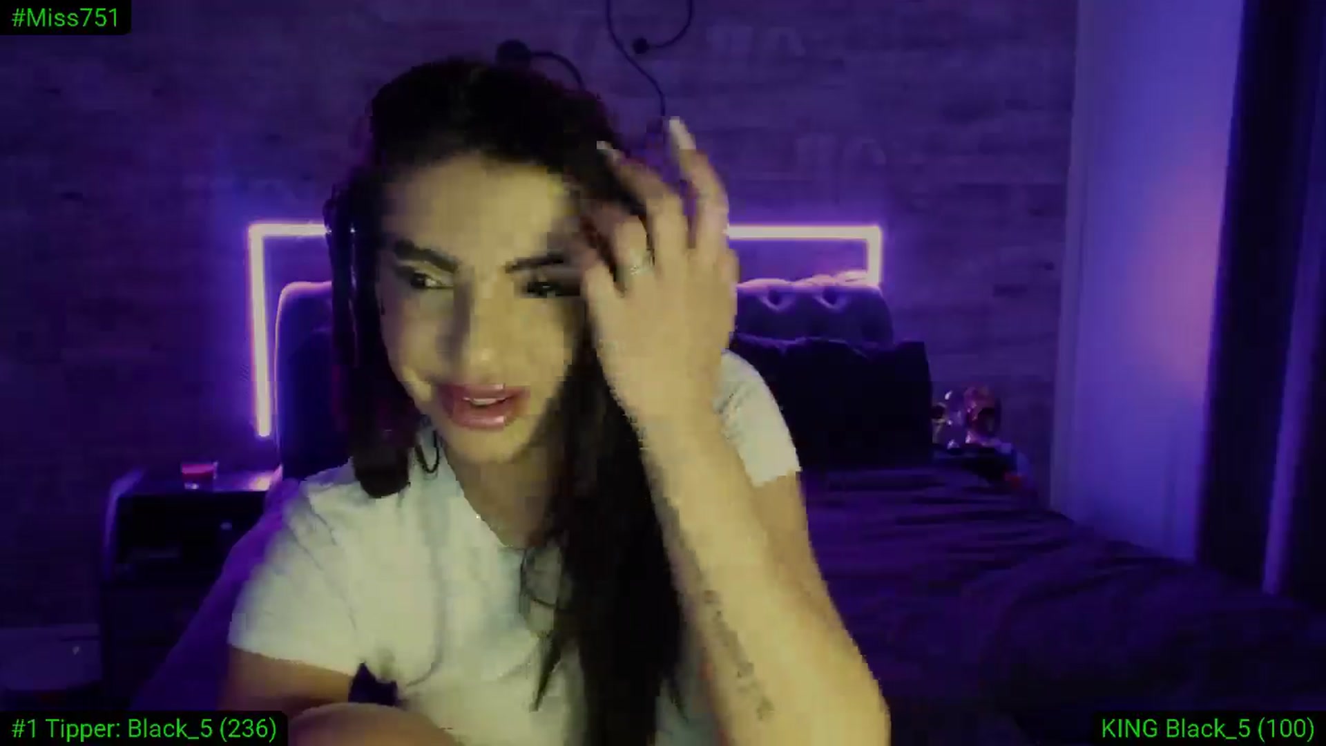 Gallery image thumbnail from Diamondblack5's myfreecams stream on, 01/17/2026, 24:41 image 15 of 20
