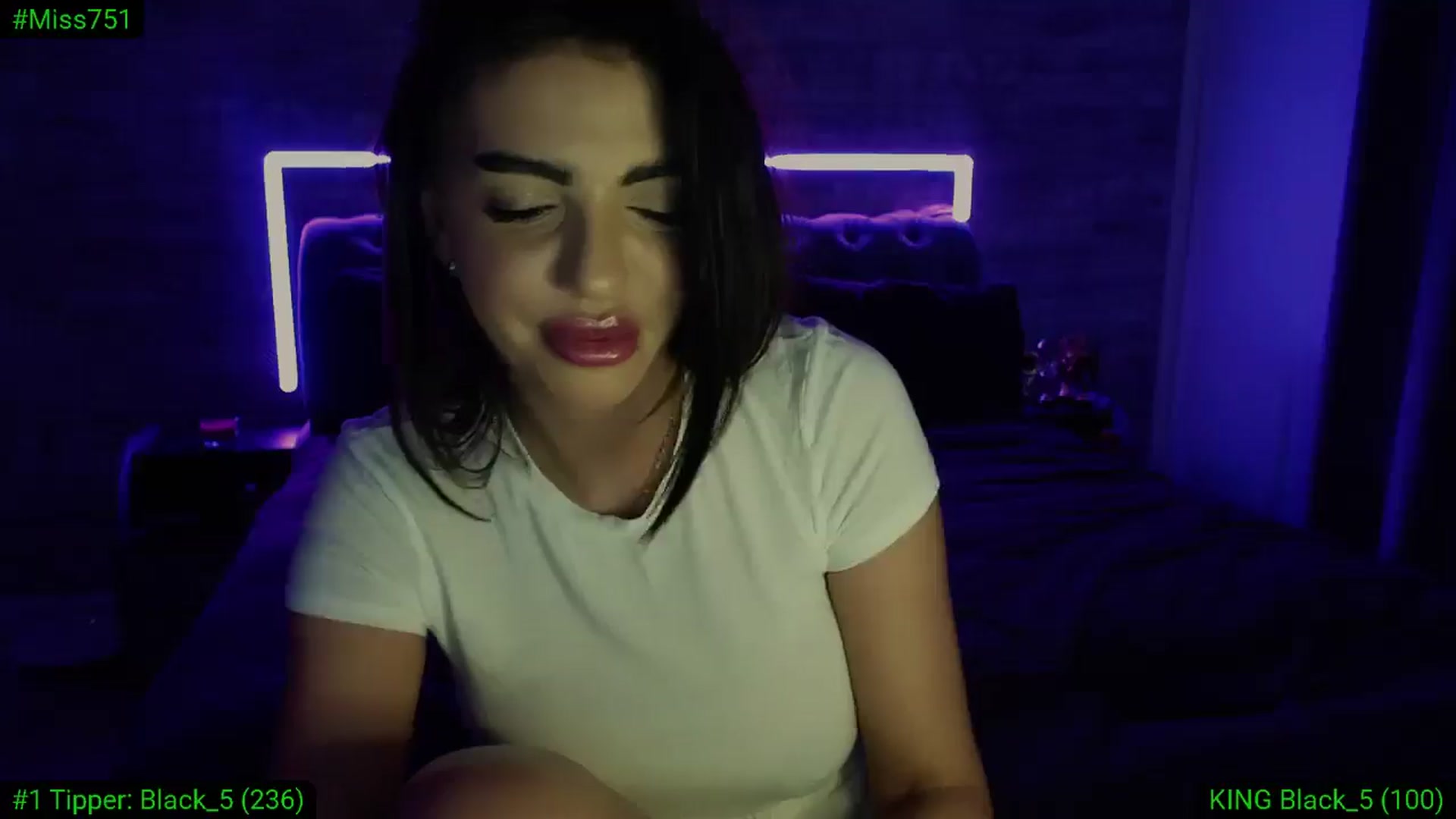 Gallery image thumbnail from Diamondblack5's myfreecams stream on, 01/17/2026, 24:41 image 16 of 20