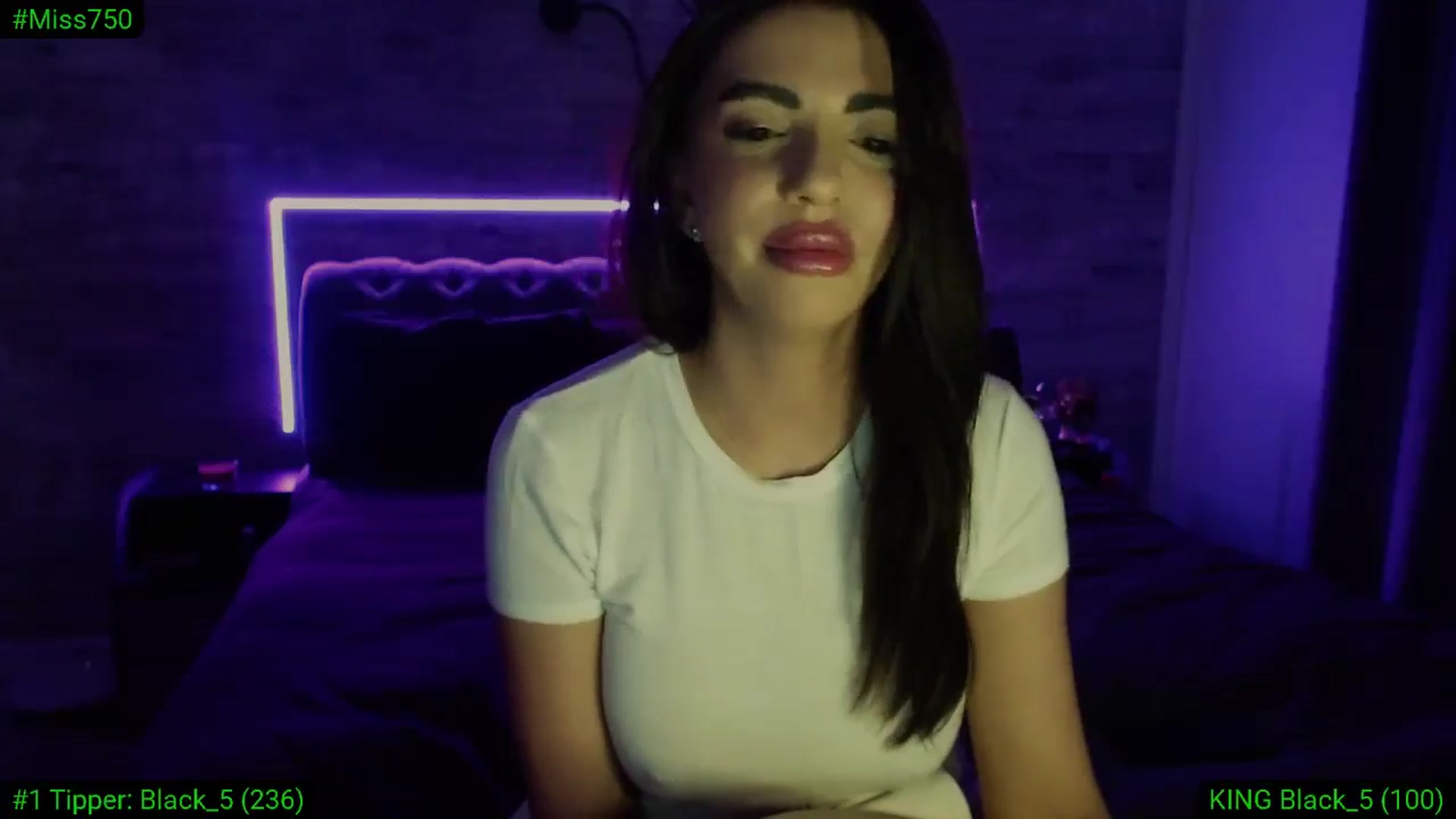 Gallery image thumbnail from Diamondblack5's myfreecams stream on, 01/17/2026, 24:41 image 11 of 20