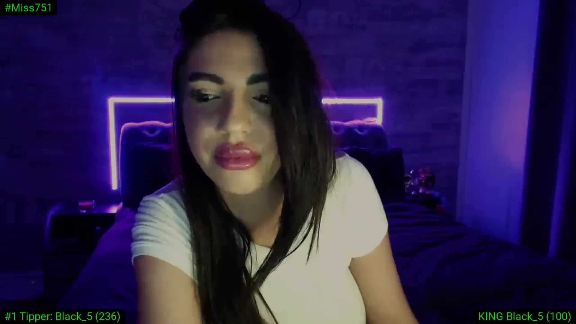 Gallery image thumbnail from Diamondblack5's myfreecams stream on, 01/17/2026, 24:41 image 14 of 20