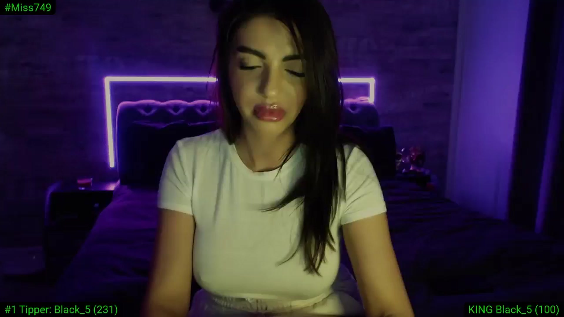 Gallery image thumbnail from Diamondblack5's myfreecams stream on, 01/17/2026, 24:41 image 8 of 20