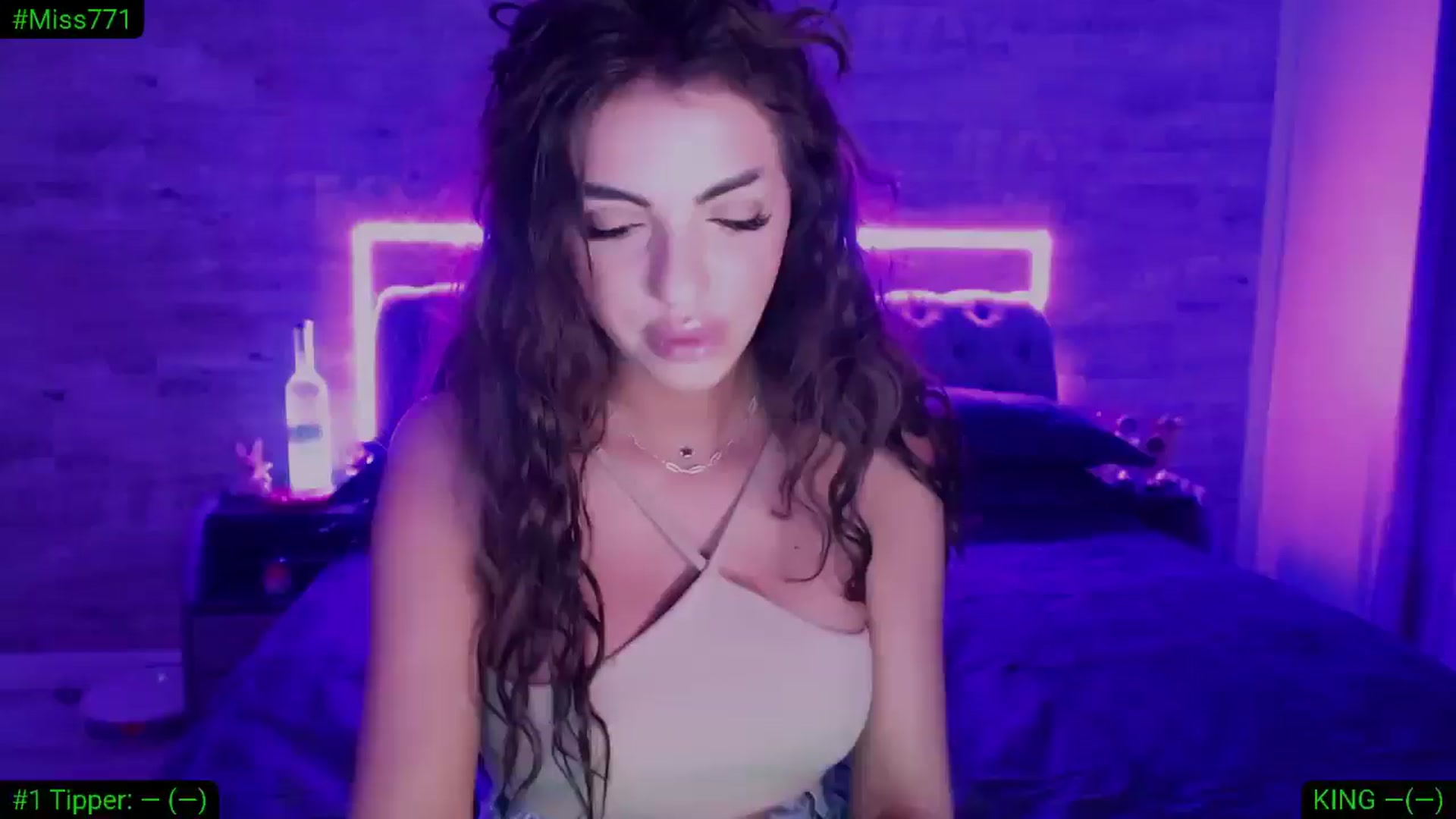 Gallery image thumbnail from Diamondblack5's myfreecams stream on, 03/15/2026, 24:37 image 6 of 20