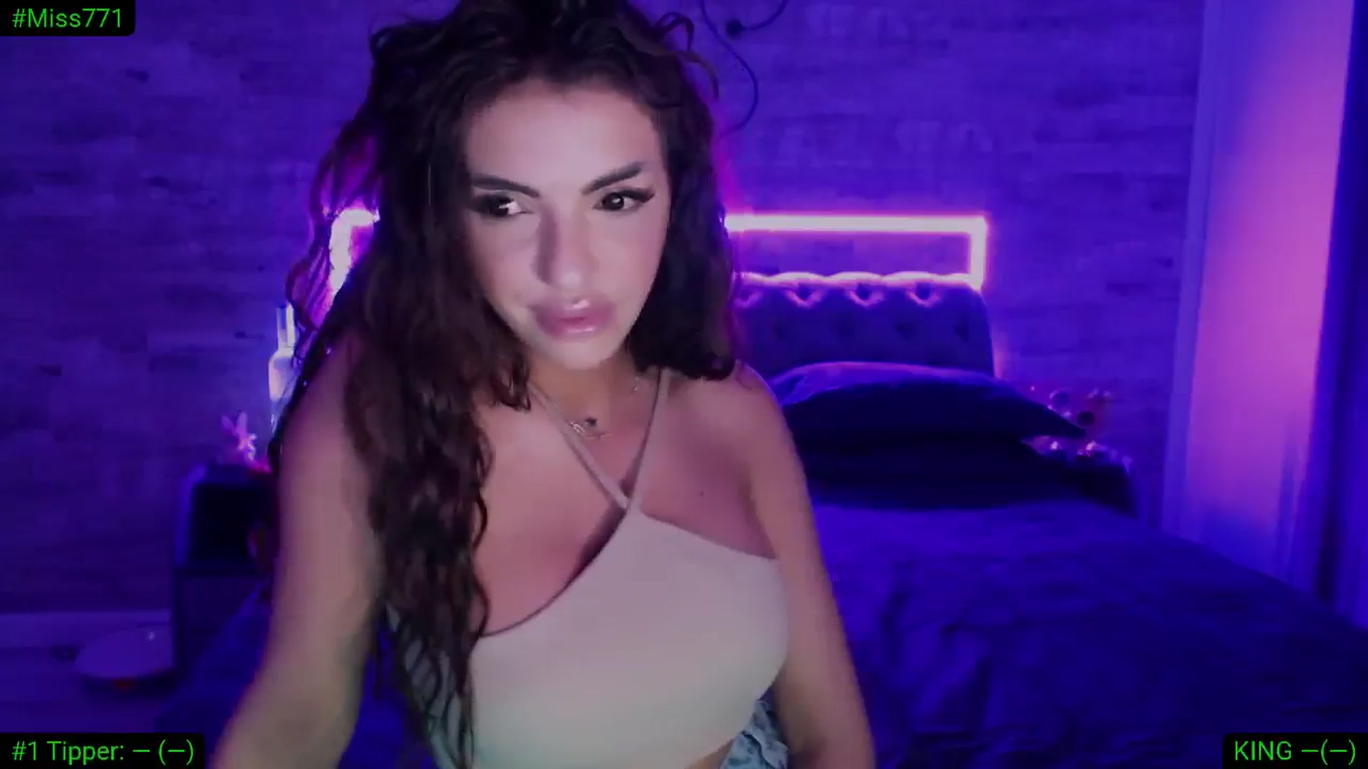 Gallery image thumbnail from Diamondblack5's myfreecams stream on, 03/15/2026, 24:37 image 7 of 20