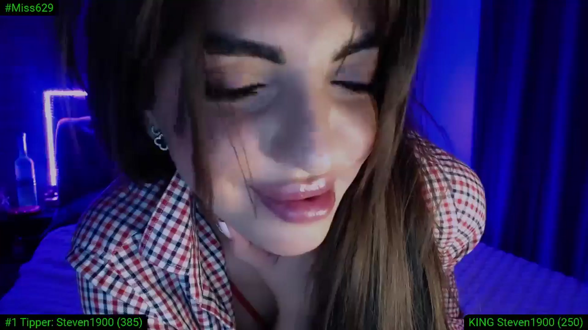 Gallery image thumbnail from Diamondblack5's myfreecams stream on, 03/17/2026, 04:20 image 5 of 20