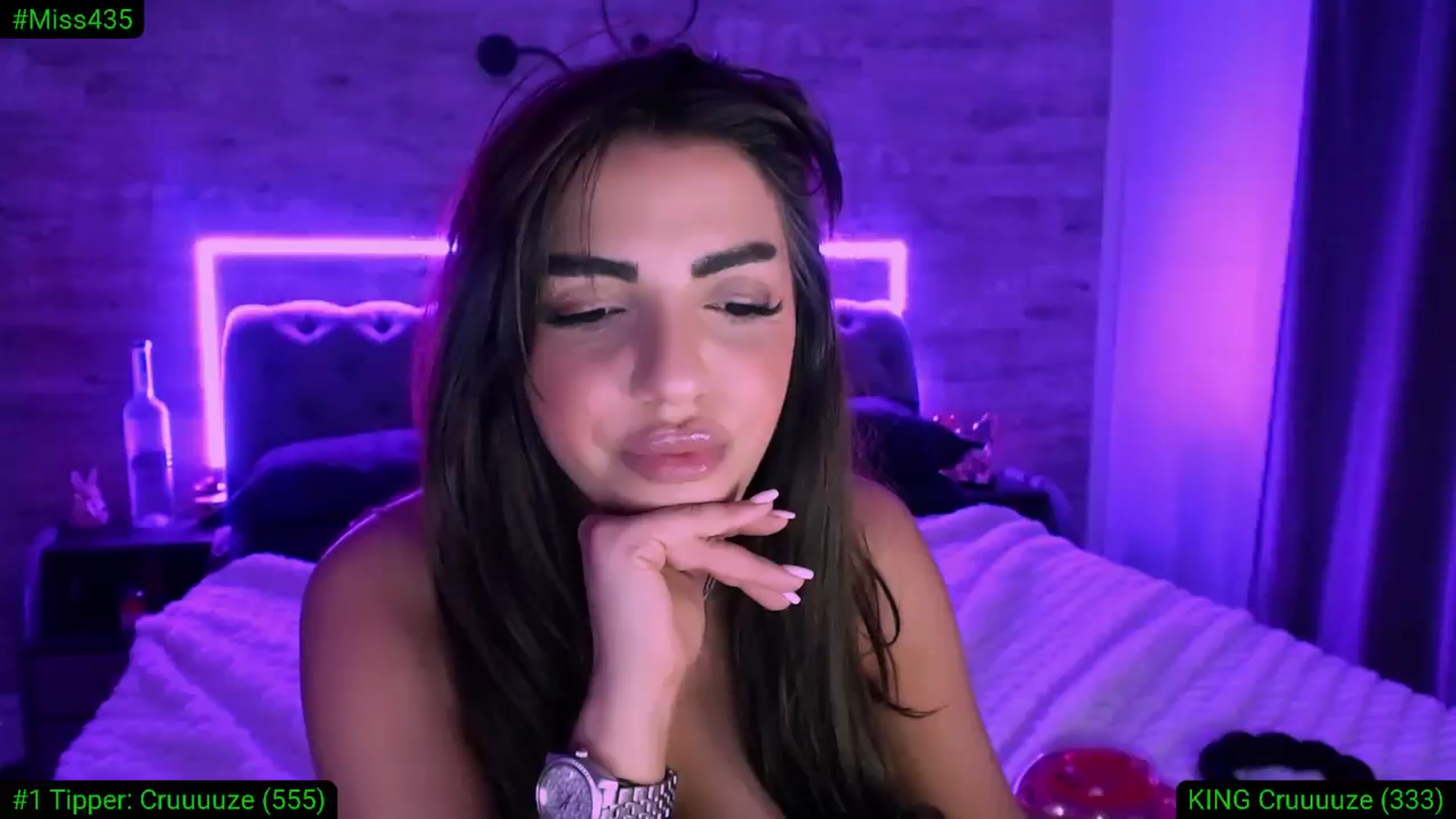 Gallery image thumbnail from Diamondblack5's myfreecams stream on, 03/24/2026, 24:31 image 15 of 20