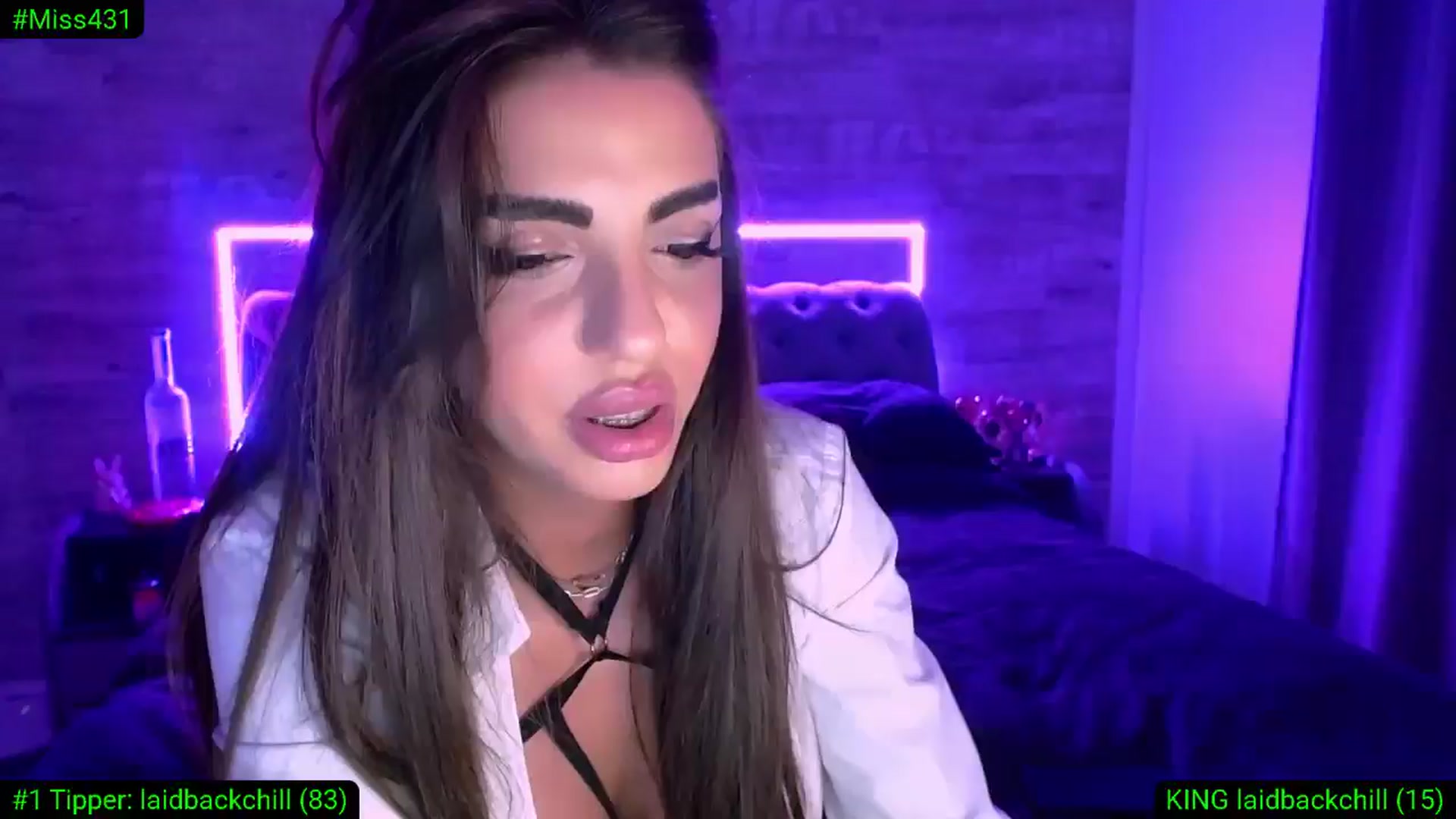 Gallery image thumbnail from Diamondblack5's myfreecams stream on, 03/29/2026, 24:58 image 14 of 20