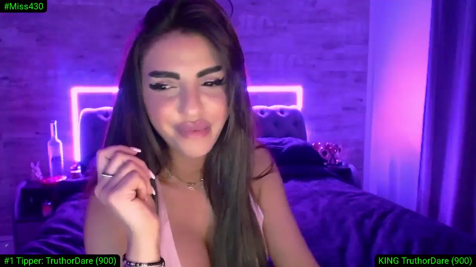 Gallery image thumbnail from Diamondblack5's myfreecams stream on, 03/29/2026, 02:17 image 8 of 20