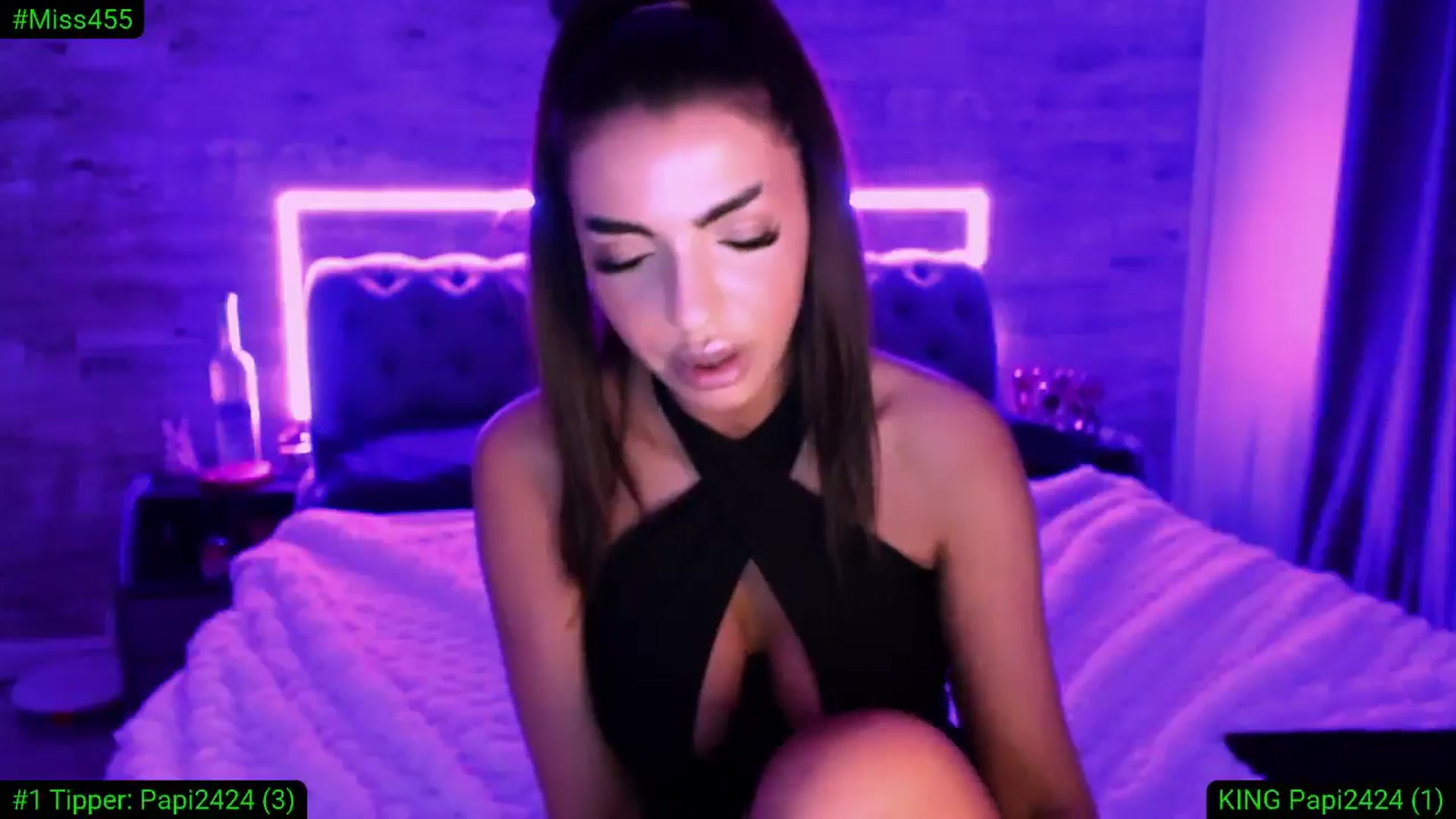Gallery image thumbnail from Diamondblack5's myfreecams stream on, 03/30/2026, 23:32 image 13 of 20