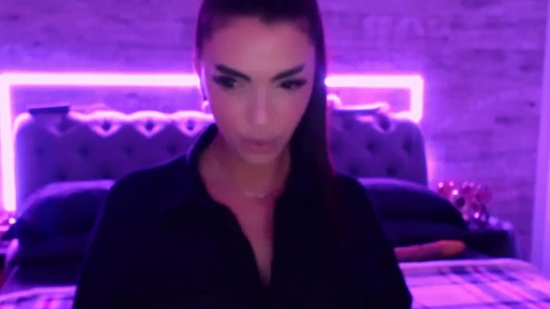 Gallery image thumbnail from Diamondblack5's myfreecams stream on, 04/01/2026, 23:37 image 16 of 20