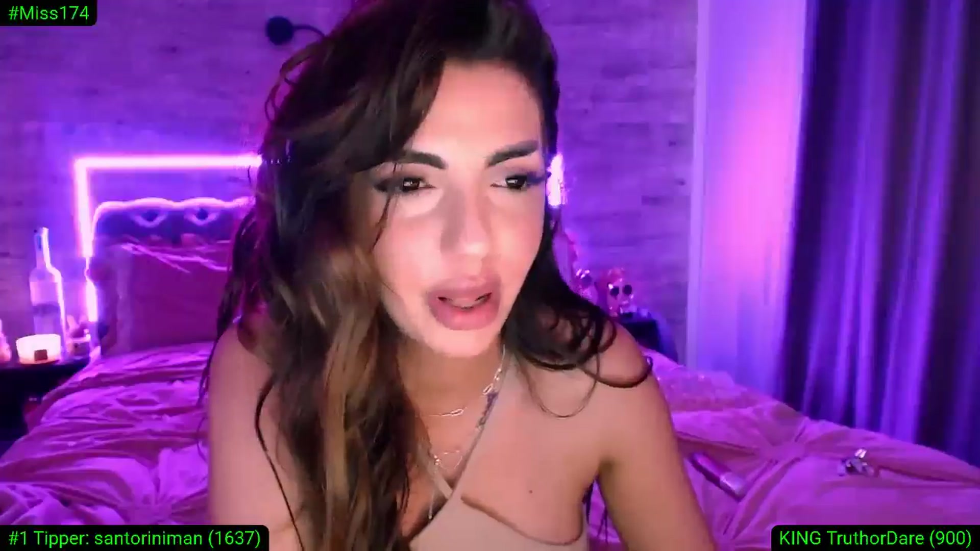Gallery image thumbnail from Diamondblack5's myfreecams stream on, 04/17/2026, 04:55 image 17 of 20