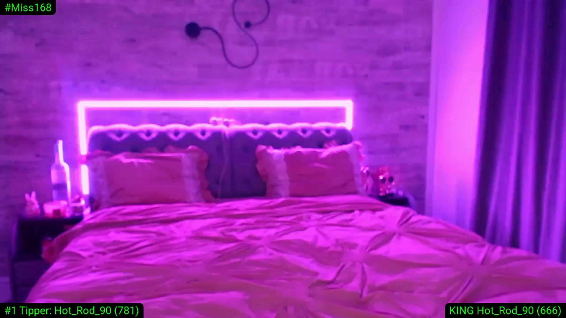 Gallery image thumbnail from Diamondblack5's myfreecams stream on, 04/18/2026, 02:48 image 8 of 20