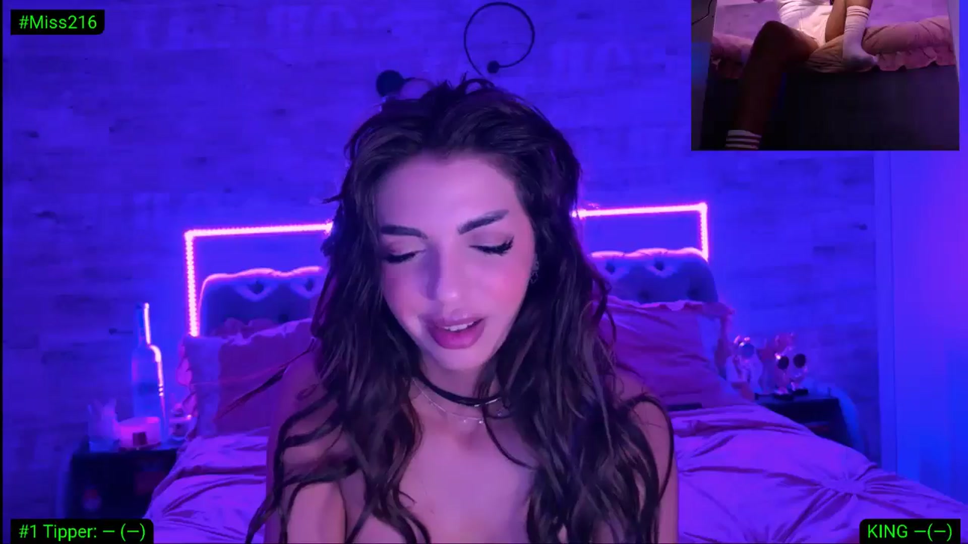Gallery image thumbnail from Diamondblack5's myfreecams stream on, 04/23/2026, 24:23 image 15 of 20