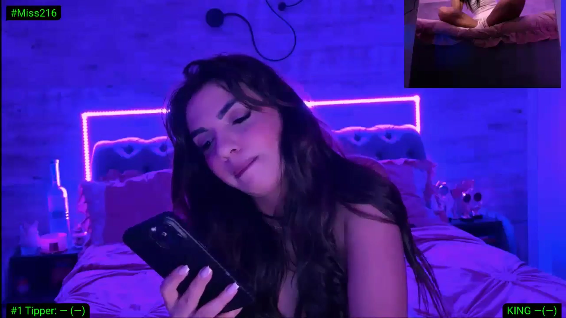 Gallery image thumbnail from Diamondblack5's myfreecams stream on, 04/23/2026, 24:23 image 18 of 20