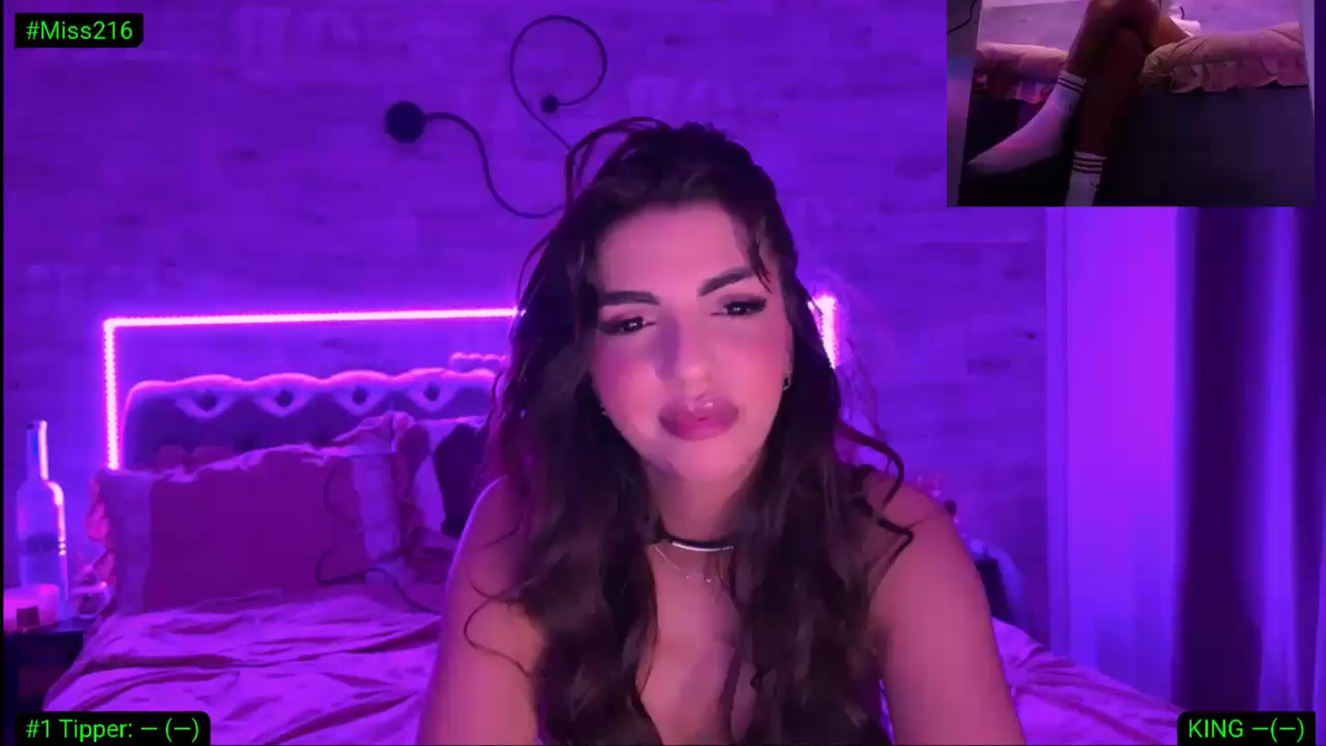Gallery image thumbnail from Diamondblack5's myfreecams stream on, 04/23/2026, 24:23 image 8 of 20