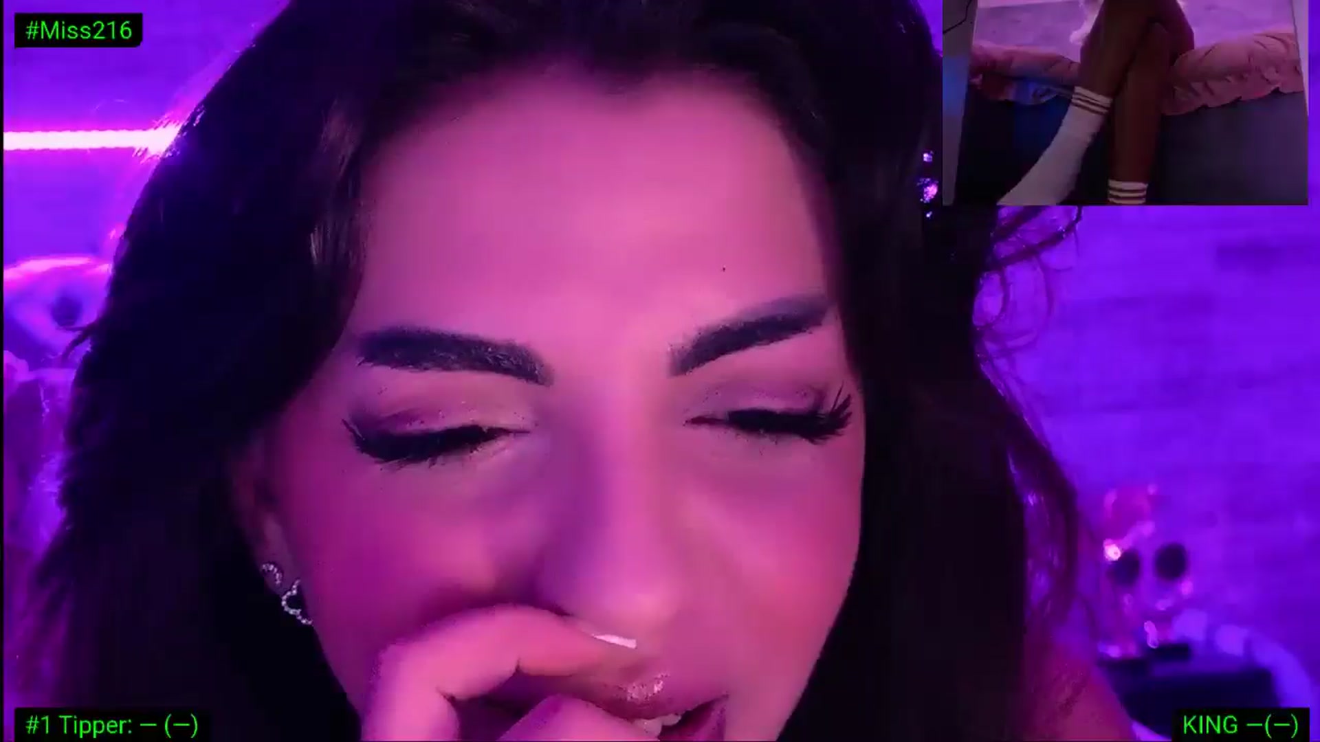 Gallery image thumbnail from Diamondblack5's myfreecams stream on, 04/23/2026, 24:23 image 6 of 20