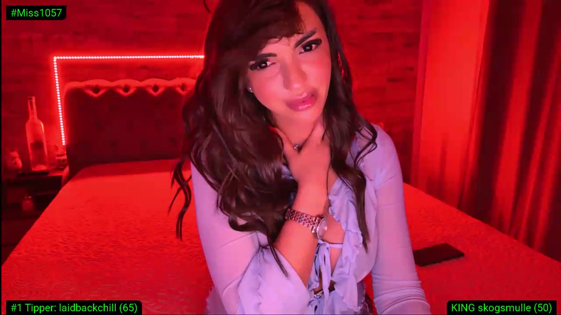 Gallery image thumbnail from Diamondblack5's myfreecams stream on, 05/24/2026, 24:02 image 17 of 20