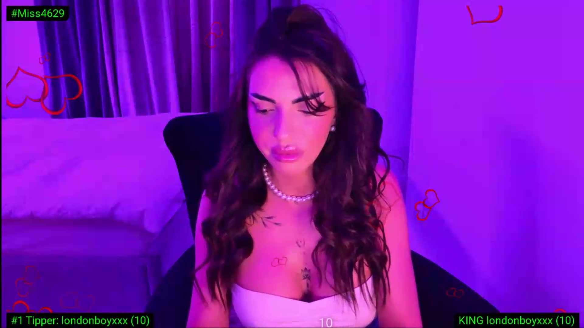 Gallery image thumbnail from Diamondblack5's myfreecams stream on, 06/20/2026, 24:13 image 3 of 20