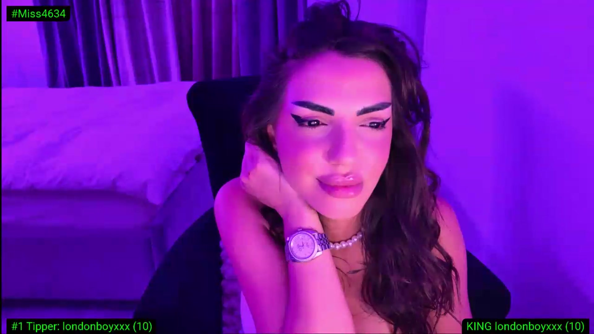 Gallery image thumbnail from Diamondblack5's myfreecams stream on, 06/20/2026, 24:13 image 13 of 20