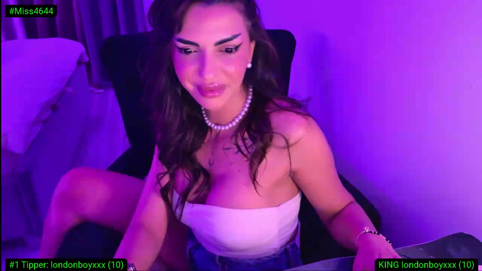 Gallery image thumbnail from Diamondblack5's myfreecams stream on, 06/20/2026, 02:03 image 15 of 20