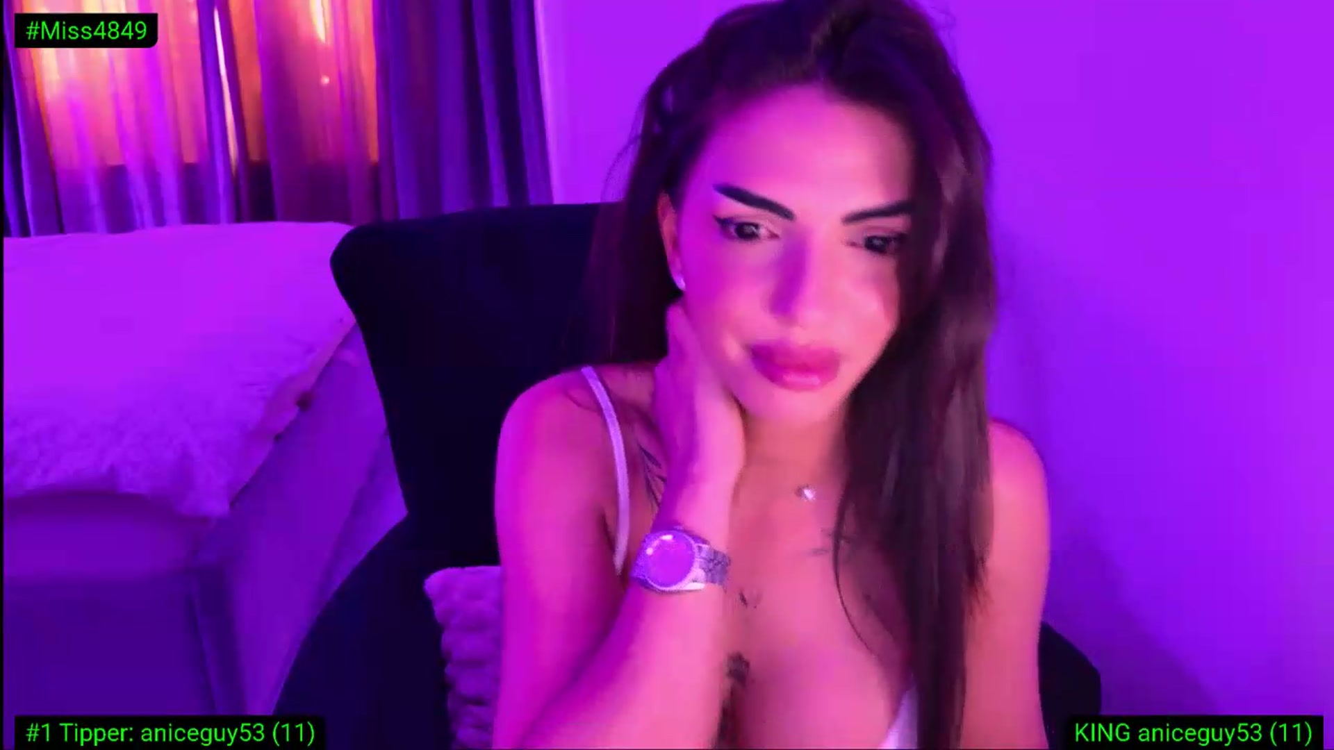 Gallery image thumbnail from Diamondblack5's myfreecams stream on, 06/21/2026, 14:51 image 5 of 20