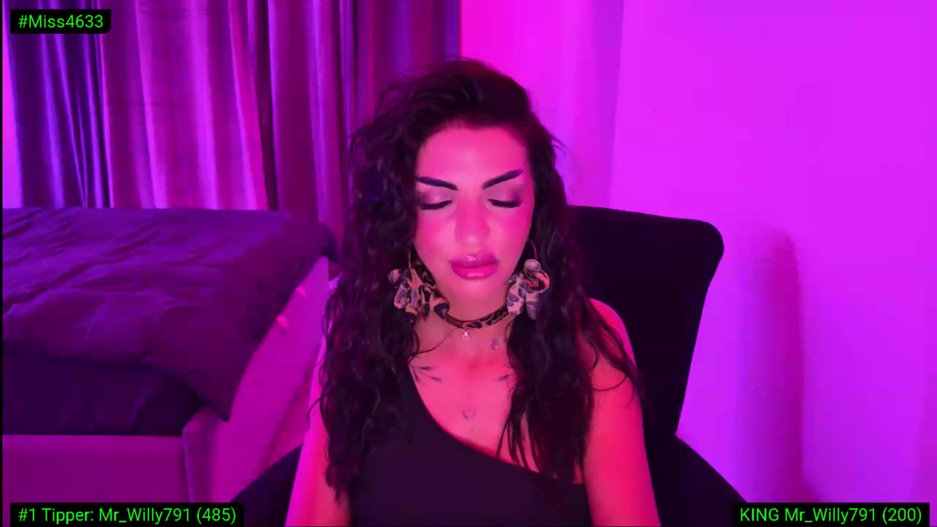 Gallery image thumbnail from Diamondblack5's myfreecams stream on, 08/14/2026, 03:01 image 19 of 20