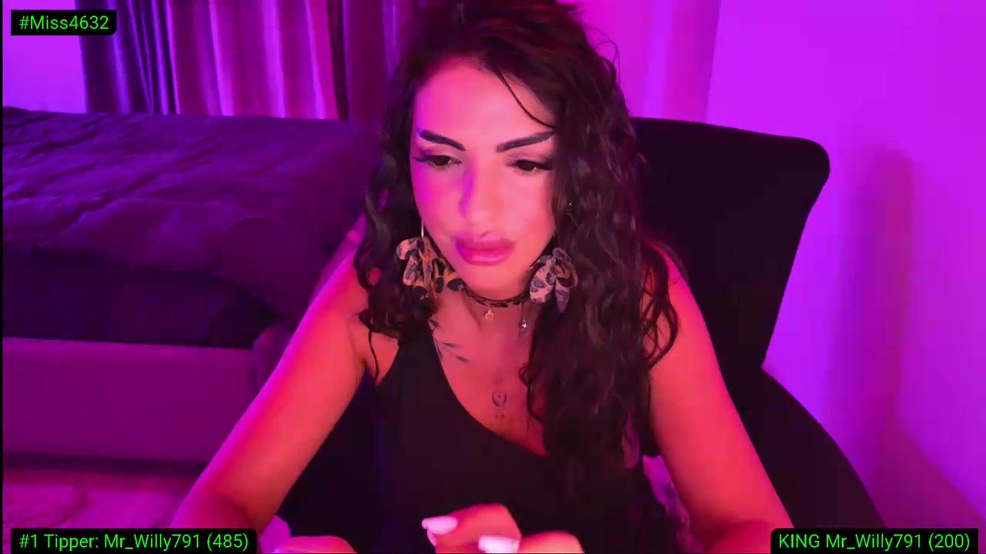 Gallery image thumbnail from Diamondblack5's myfreecams stream on, 08/14/2026, 03:01 image 13 of 20