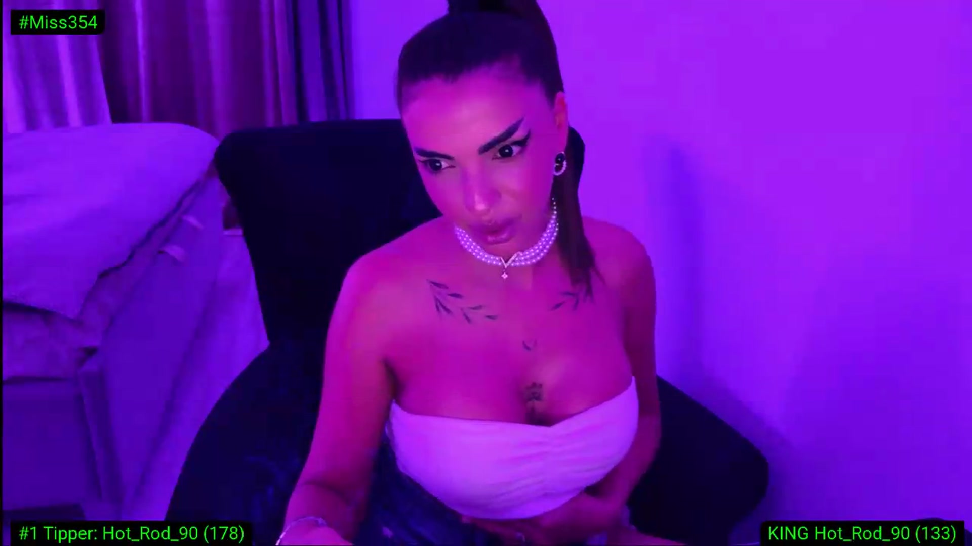 Gallery image thumbnail from Diamondblack5's myfreecams stream on, 09/13/2026, 01:35 image 14 of 20
