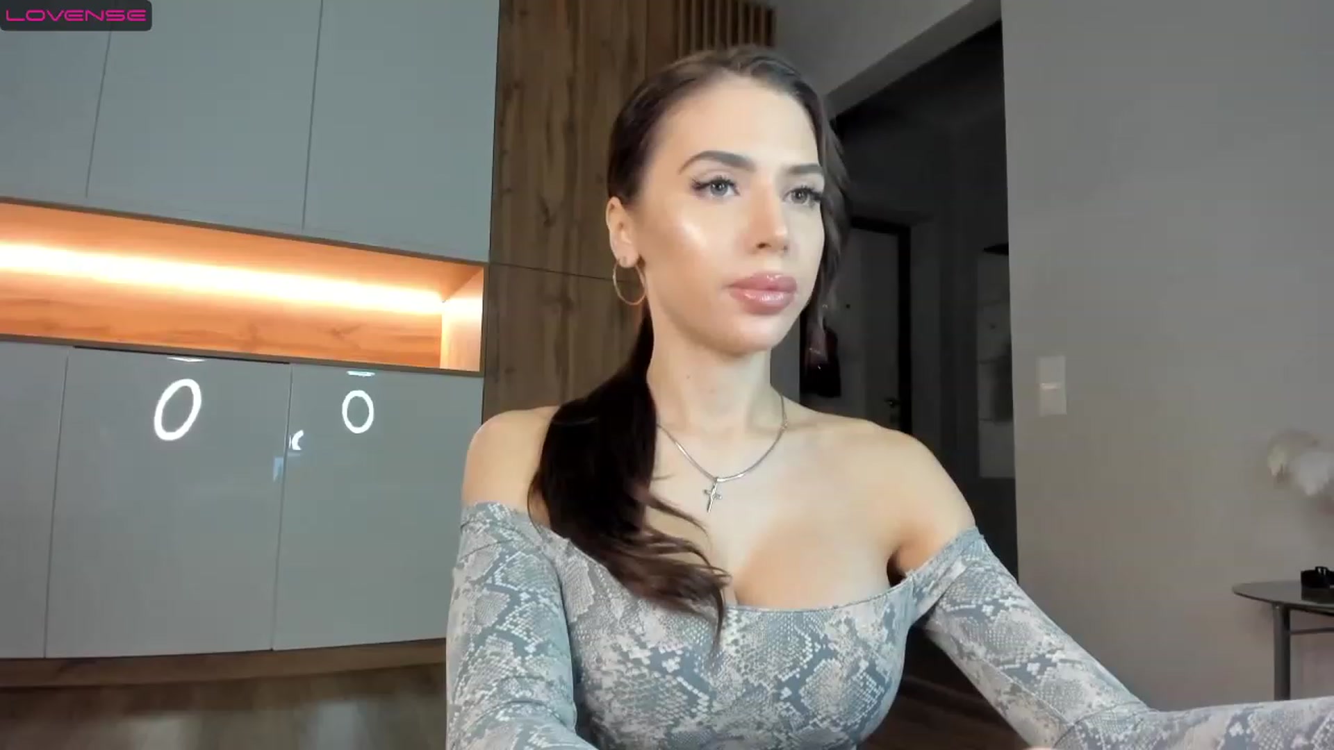 Gallery image thumbnail from Diamondgirl__'s myfreecams stream on, 11/17/2022, 16:50 image 6 of 20