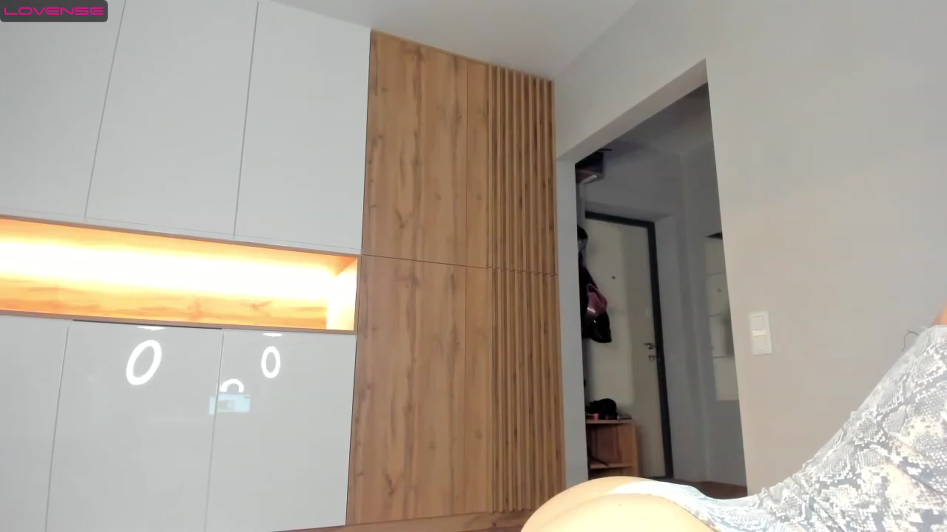 Gallery image thumbnail from Diamondgirl__'s myfreecams stream on, 11/17/2022, 18:39 image 1 of 20