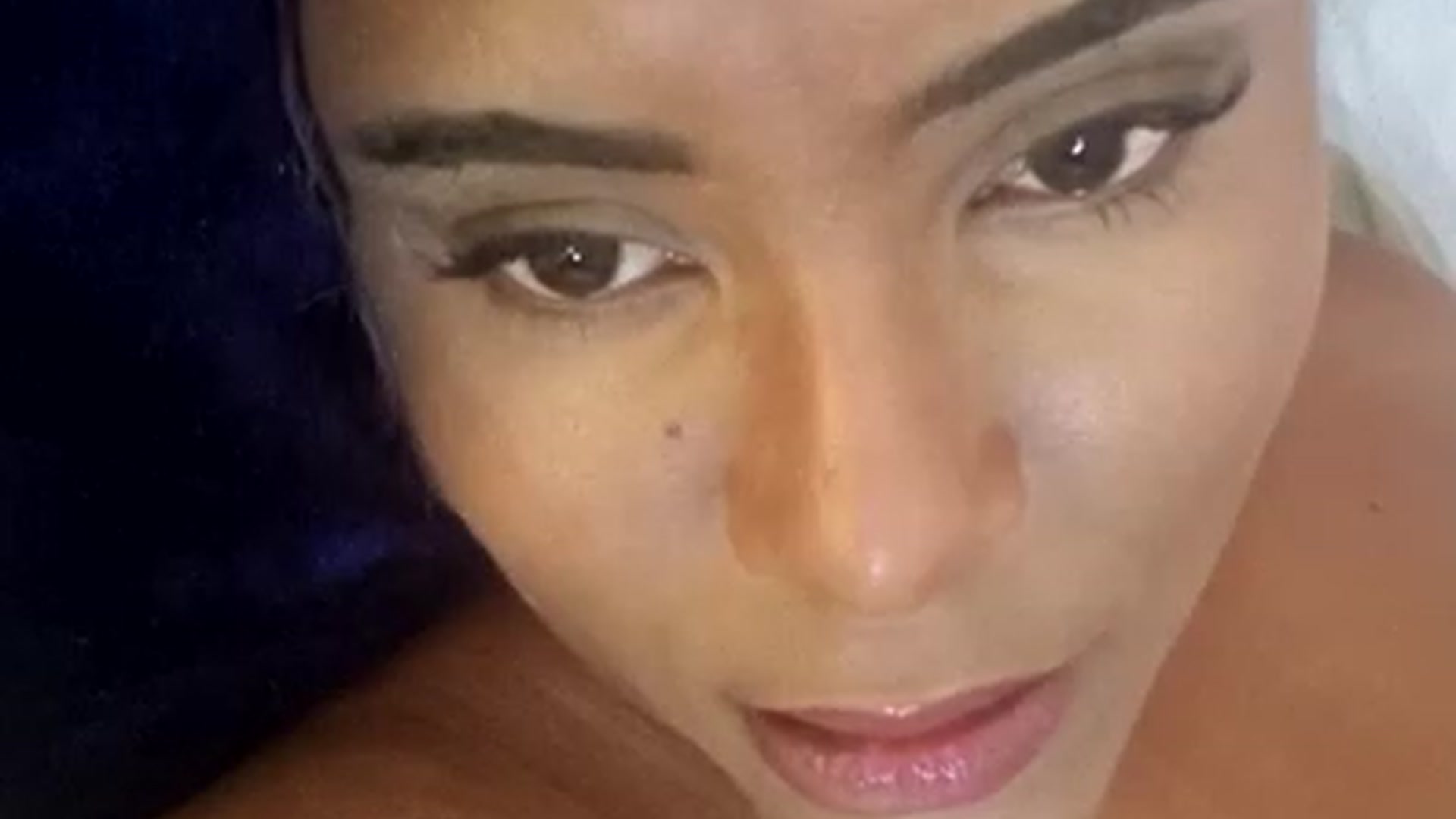 Gallery image thumbnail from DianaBrownn's myfreecams stream on, 11/23/2022, 07:32 image 18 of 20