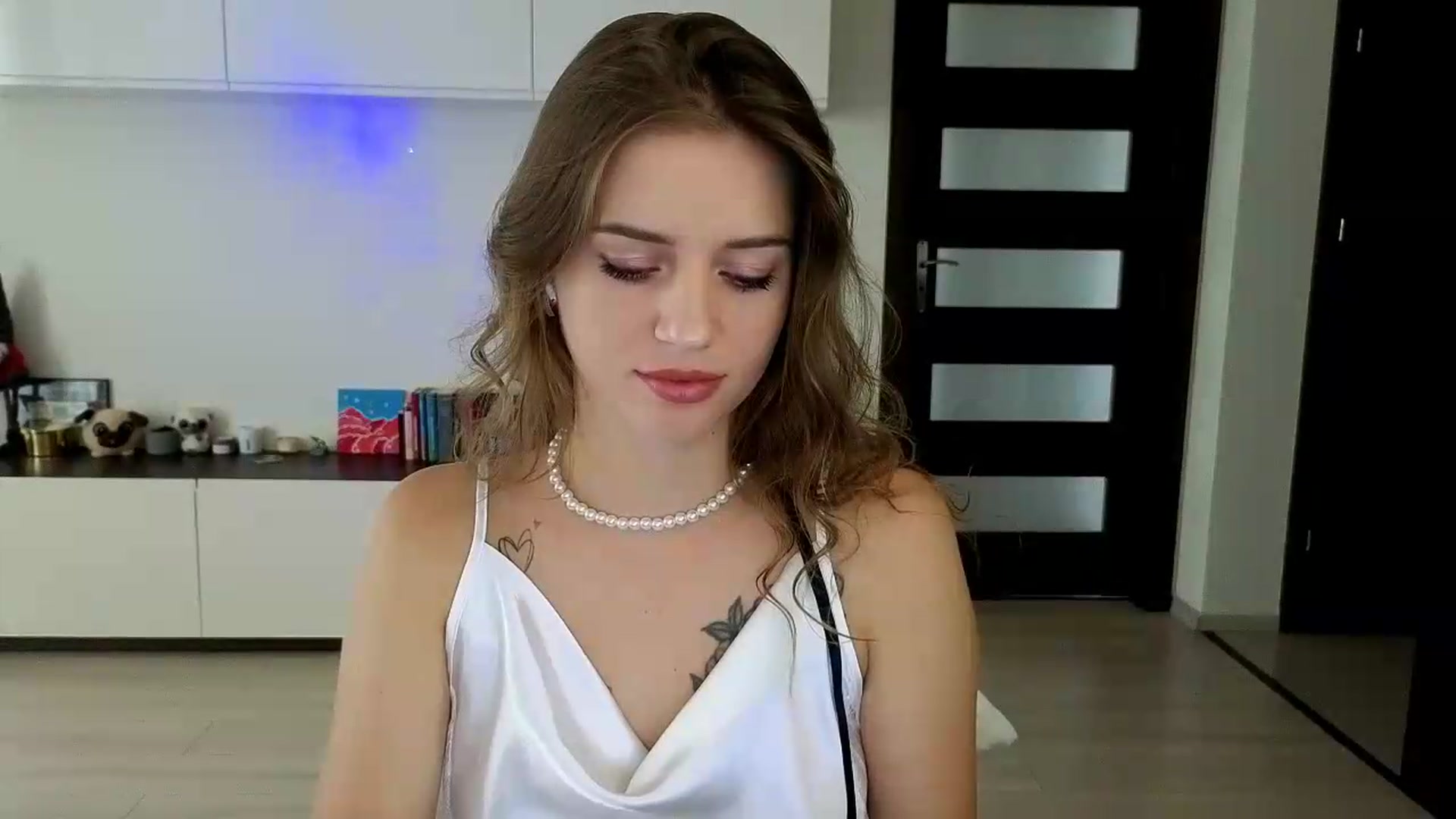 Gallery image thumbnail from DianaMonroe's myfreecams stream on, 08/25/2026, 10:05 image 5 of 20