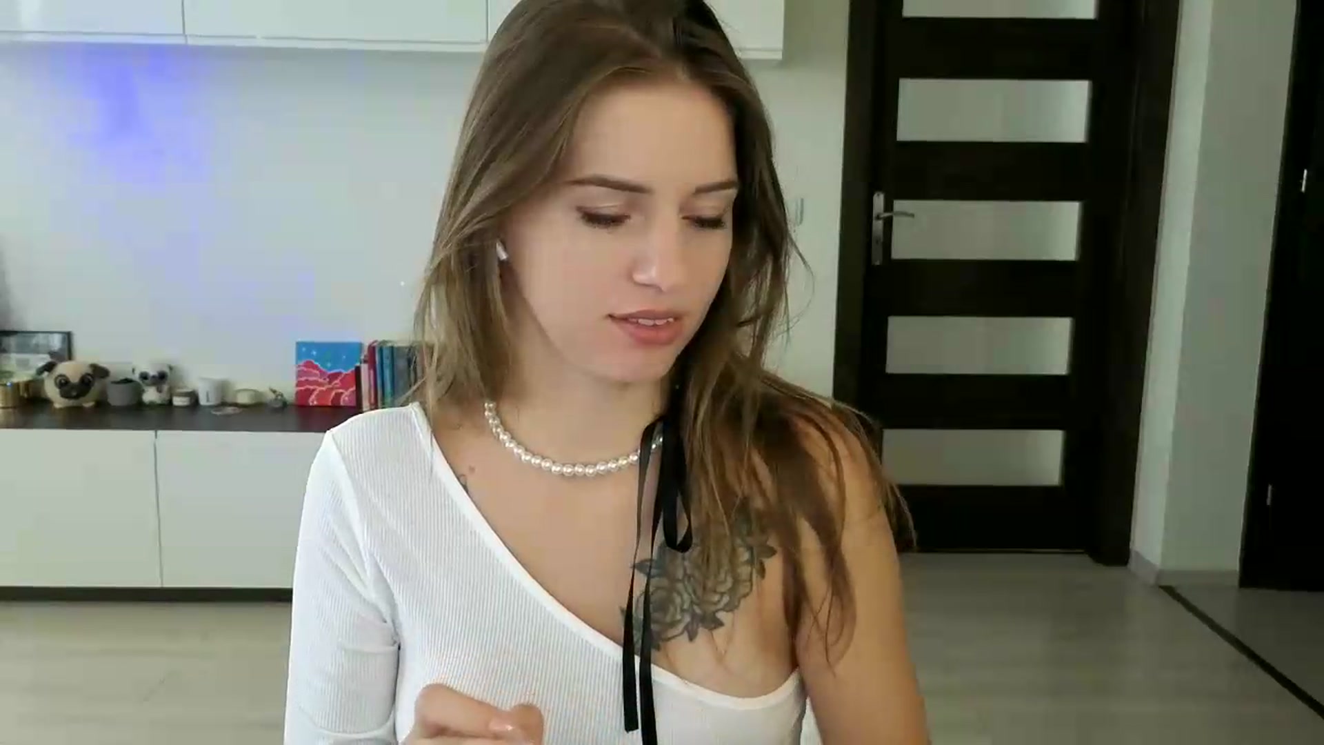 Gallery image thumbnail from DianaMonroe's myfreecams stream on, 08/26/2026, 11:51 image 9 of 20