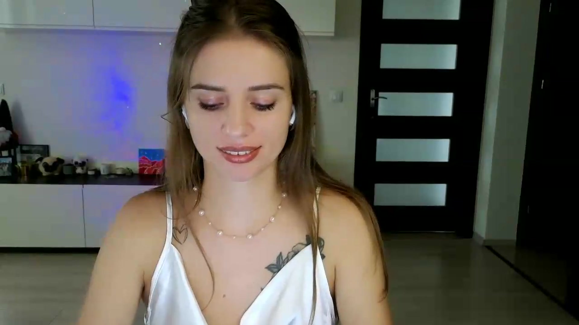 Gallery image thumbnail from DianaMonroe's myfreecams stream on, 08/26/2026, 17:59 image 9 of 20